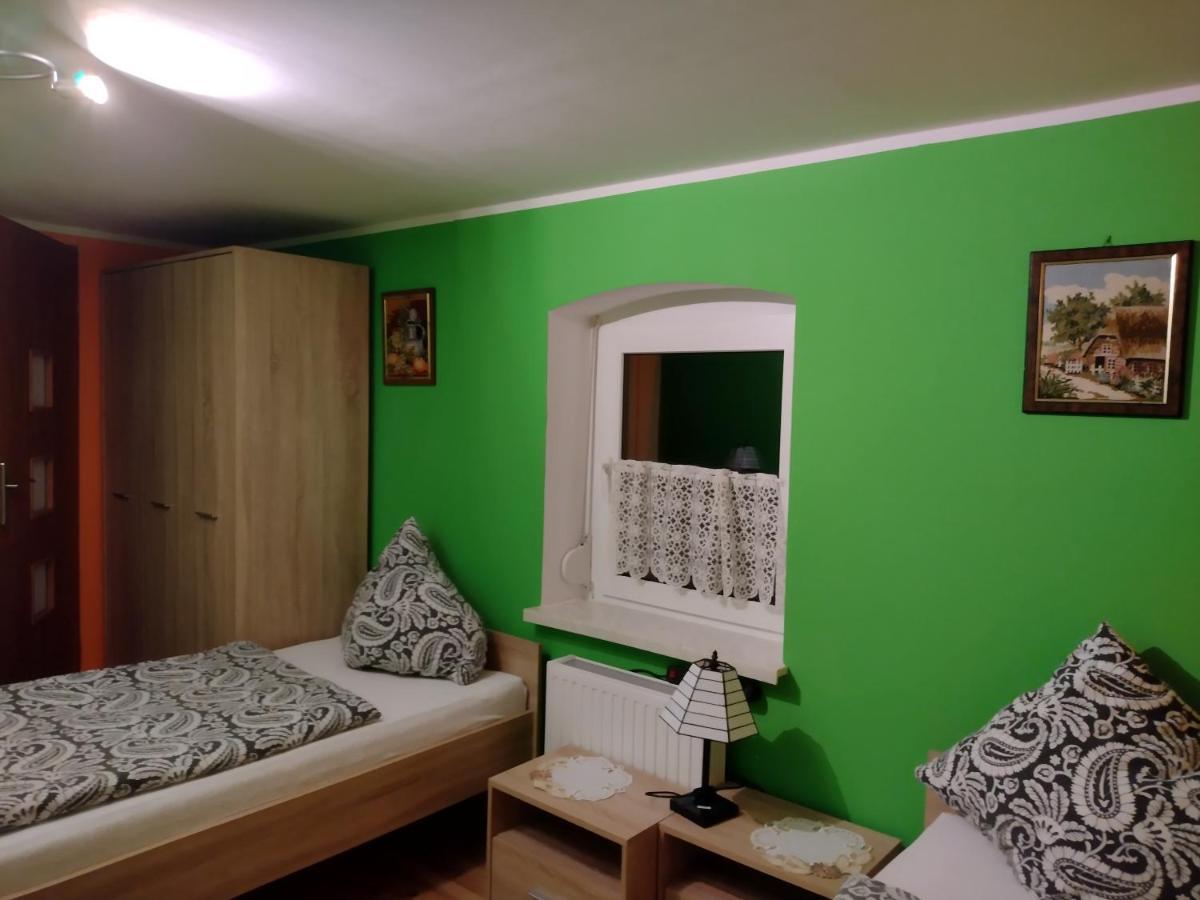 Pokoje Goscinne Ostoja Mirsk 外观 照片